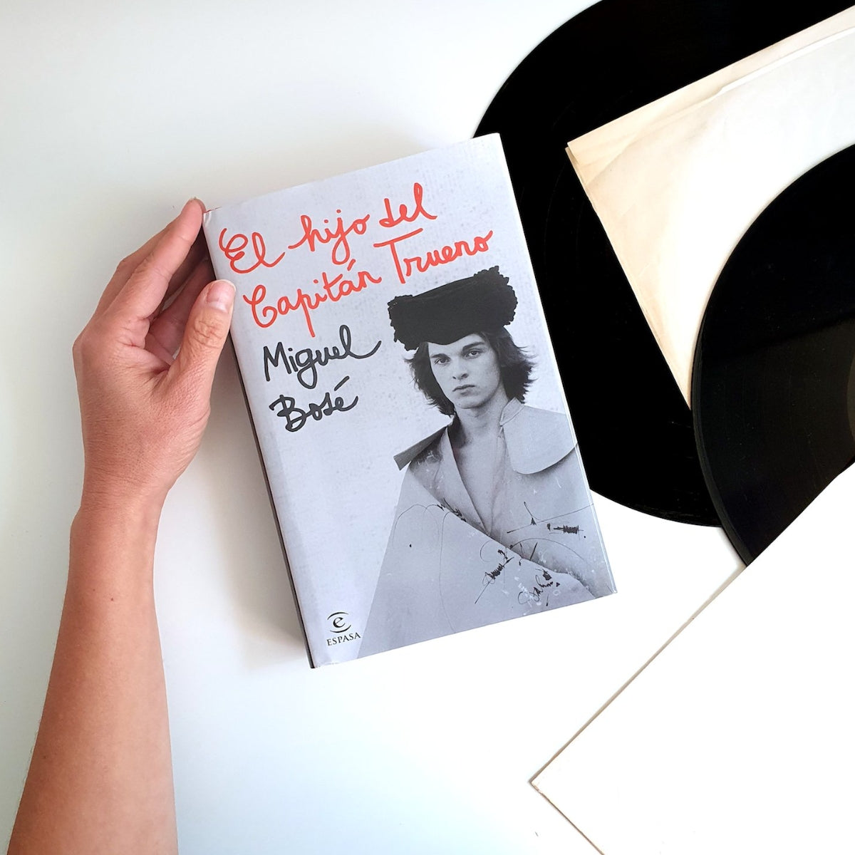 Libro El Hijo del Capitán Trueno | Autobiografía de Miguel Bosé