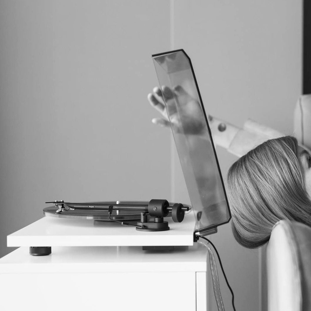 PROJECT T1 PHONO SB PIANO OM5E TORNAMESA WHITE