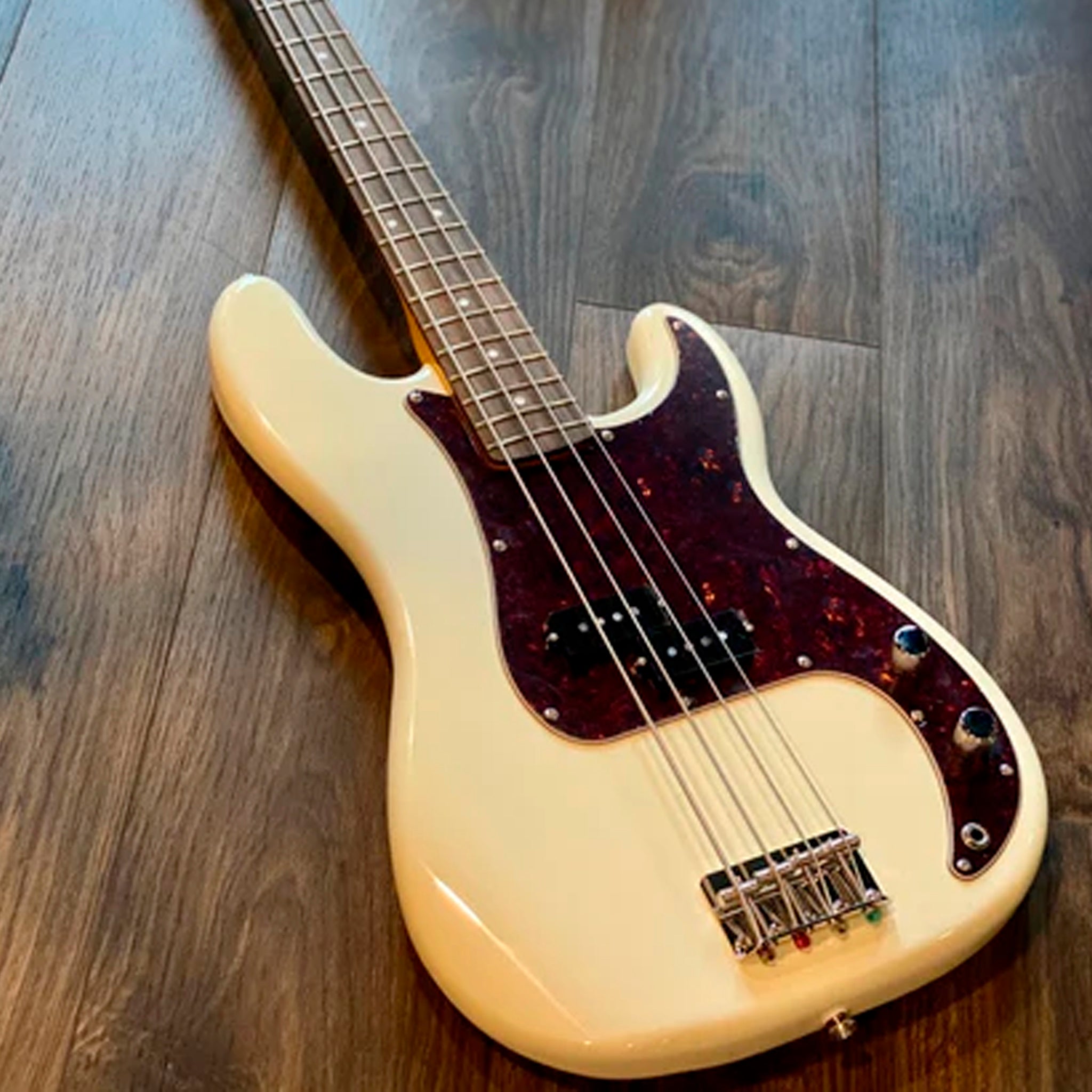 BAJO SQUIER CLASSIC VIBE 60s PRECISION BASS, OLYMPIC WHITE