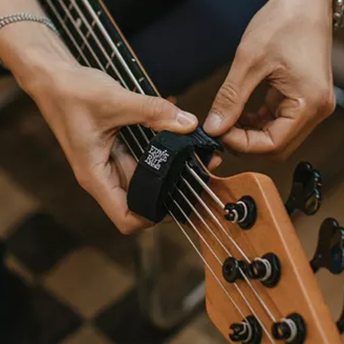 SORDINA ERNIE BALL FRETWRAP PARA GUITARRA, GRANDE 9614