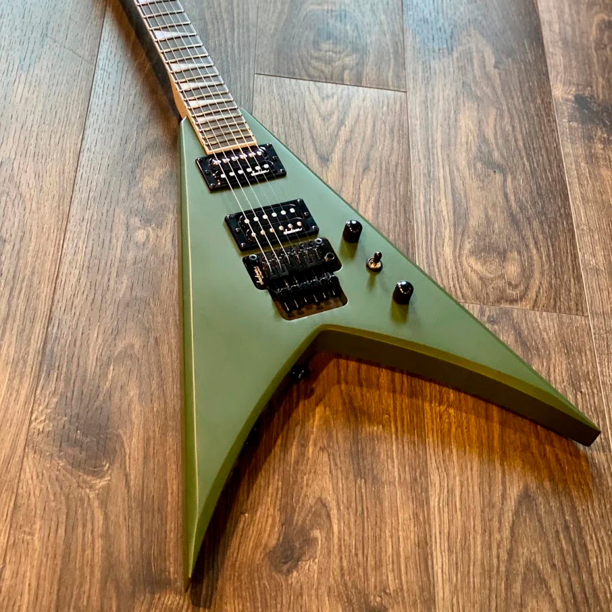 GUITARRA ELECTRICA JACKSON JS32, KING V MATTE ARMY DRAB