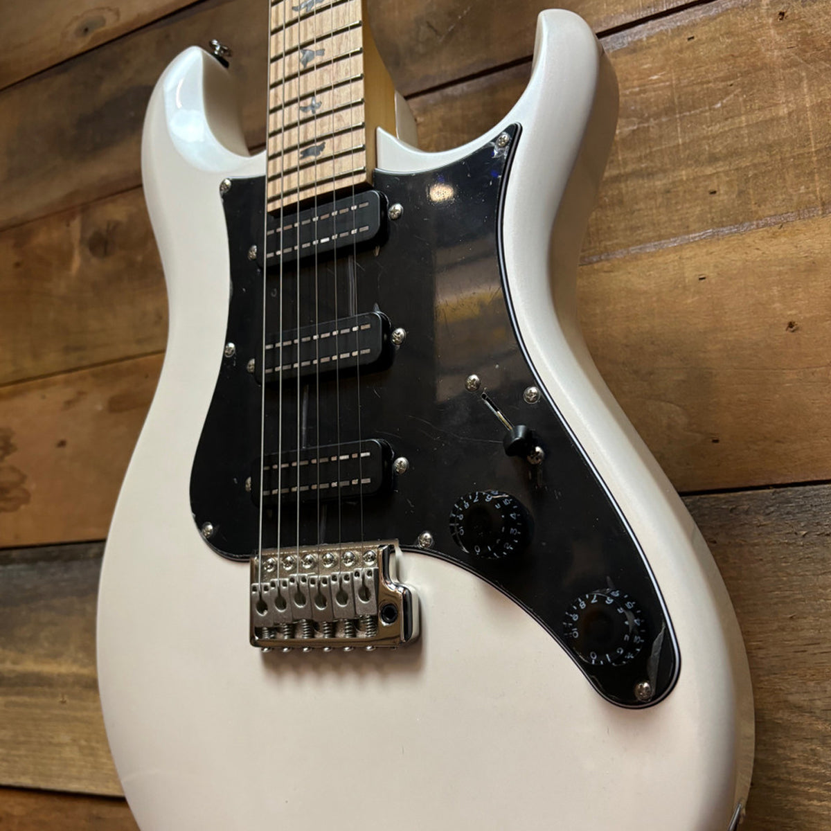 GUITARRA ELECTRICA PRS SE NF3 MAPLE PEARL WHITE CON GIG BAG