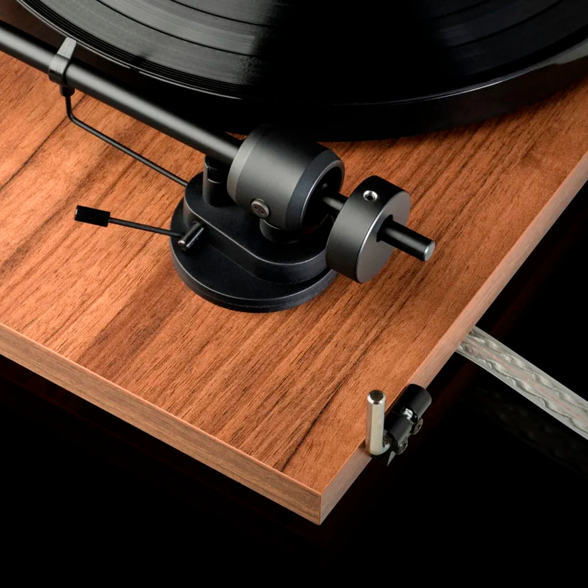 TORNAMESA PRO-JECT E1 BLUETOOTH WALNUT CON CAPSULA AUDIO TECHNICA AT 3600 L