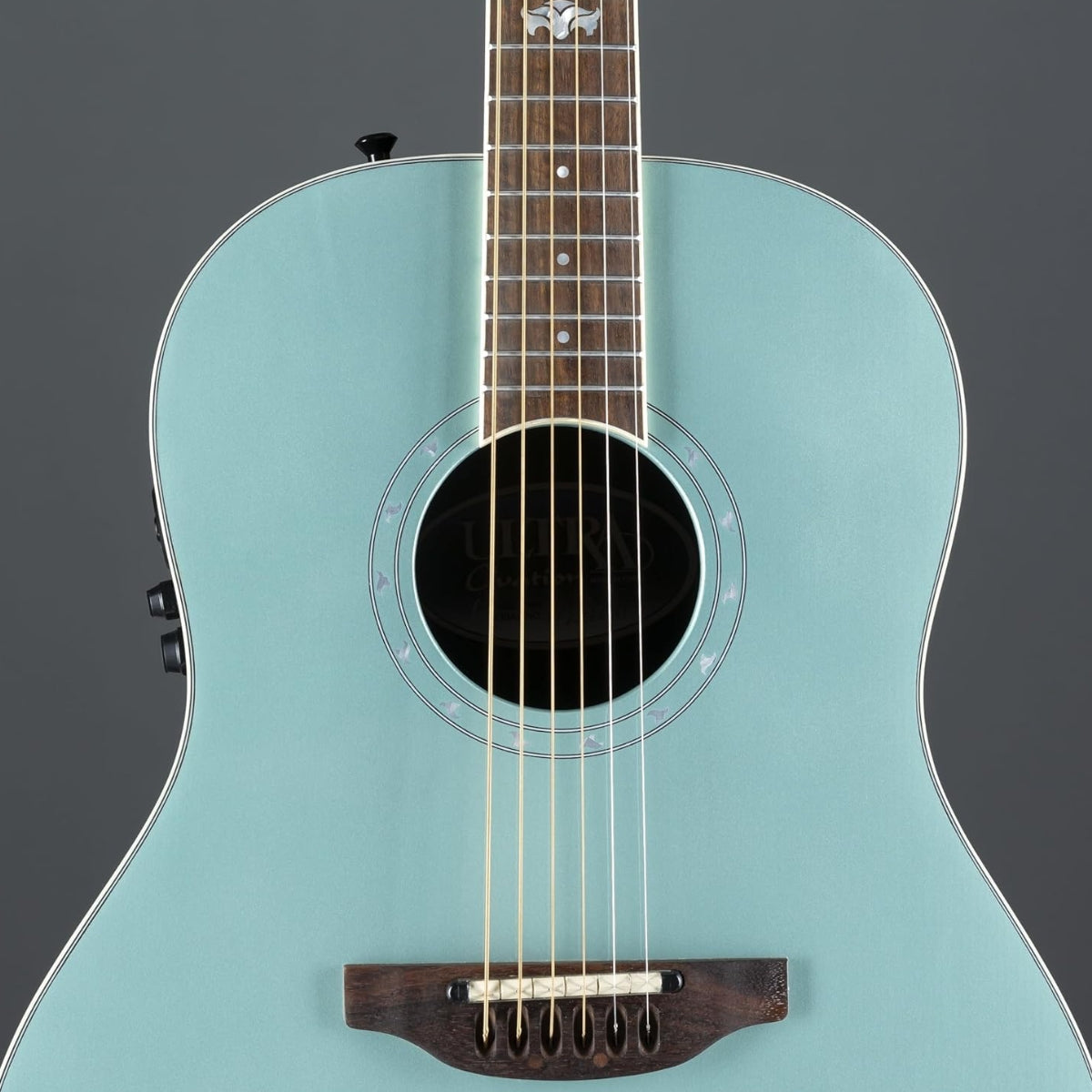 GUITARRA ELECTROACUSTICA OVATION CELEBRITY ELITE PLUS MINT B