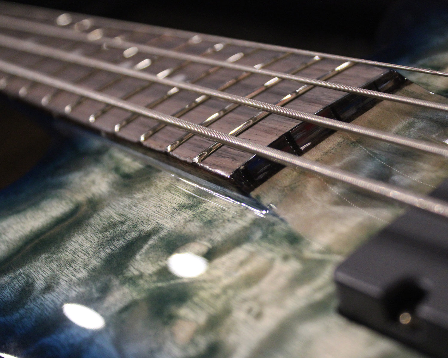 Bajo Spector Legend 4 azul desvanecido brillante